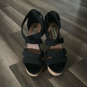 Steve Madden black wedges
